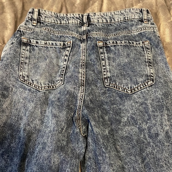 Garage mom jeans. Size 05. - Picture 2 of 4